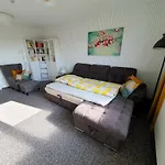Geraeumige, Moderne Mit Pkw- Und Fahrradstellplatz - Nordland * シュヴェリーン