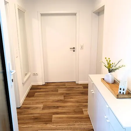 Geraeumige, Moderne Mit Pkw- Und Fahrradstellplatz - Nordland * Schwerin (Mecklenburg-Vorpommern)