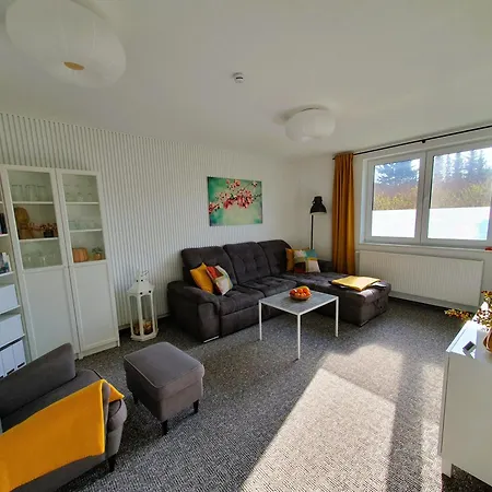 Geraeumige, Moderne Mit Pkw- Und Fahrradstellplatz - Nordland 아파트 슈베린