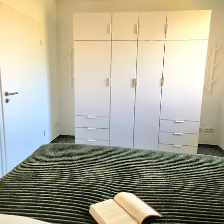 Apartamento Geraeumige, Moderne Mit Pkw- Und Fahrradstellplatz - Nordland *