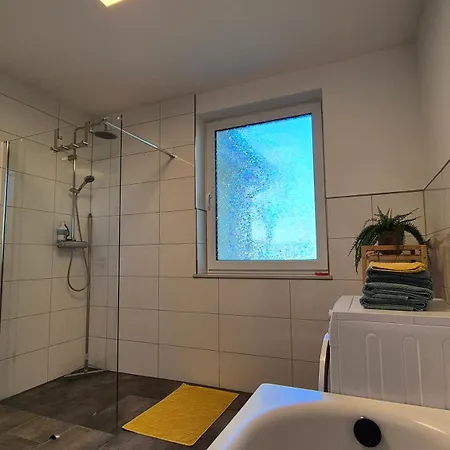 Geräumige, Moderne Mit Pkw- Und Fahrradstellplatz - Nordland *