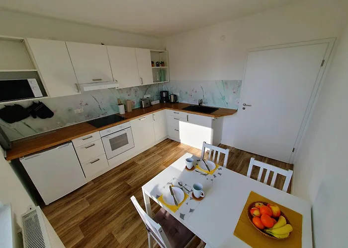 Geraeumige, Moderne Mit Pkw- Und Fahrradstellplatz - Nordland Apartment *