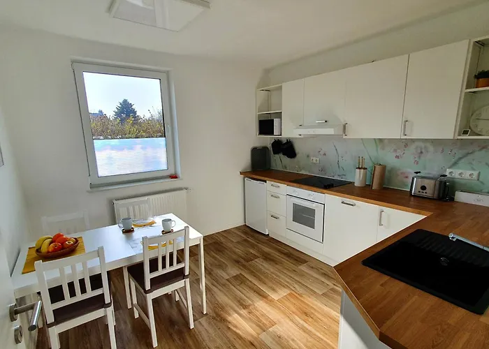 Geraeumige, Moderne Mit Pkw- Und Fahrradstellplatz - Nordland * Schwerin (Mecklenburg-Vorpommern)